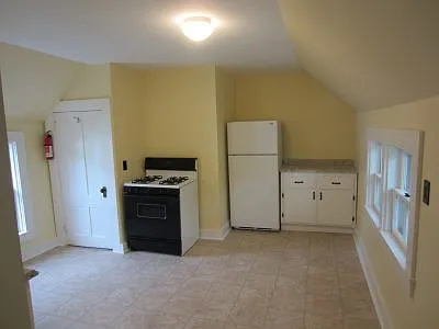 3 bed, $3,675 — Photo 2