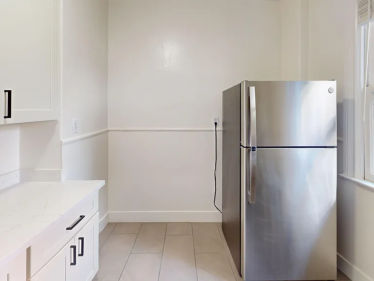 947 Bush Street — Photo 9