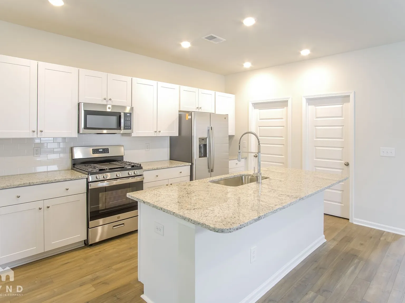 5 bed, 2.5 bath, 2535 sqft, $2,345 — Photo 4