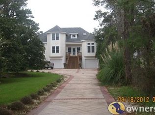 3040 Martins Point Rd, Kitty Hawk, NC 27949