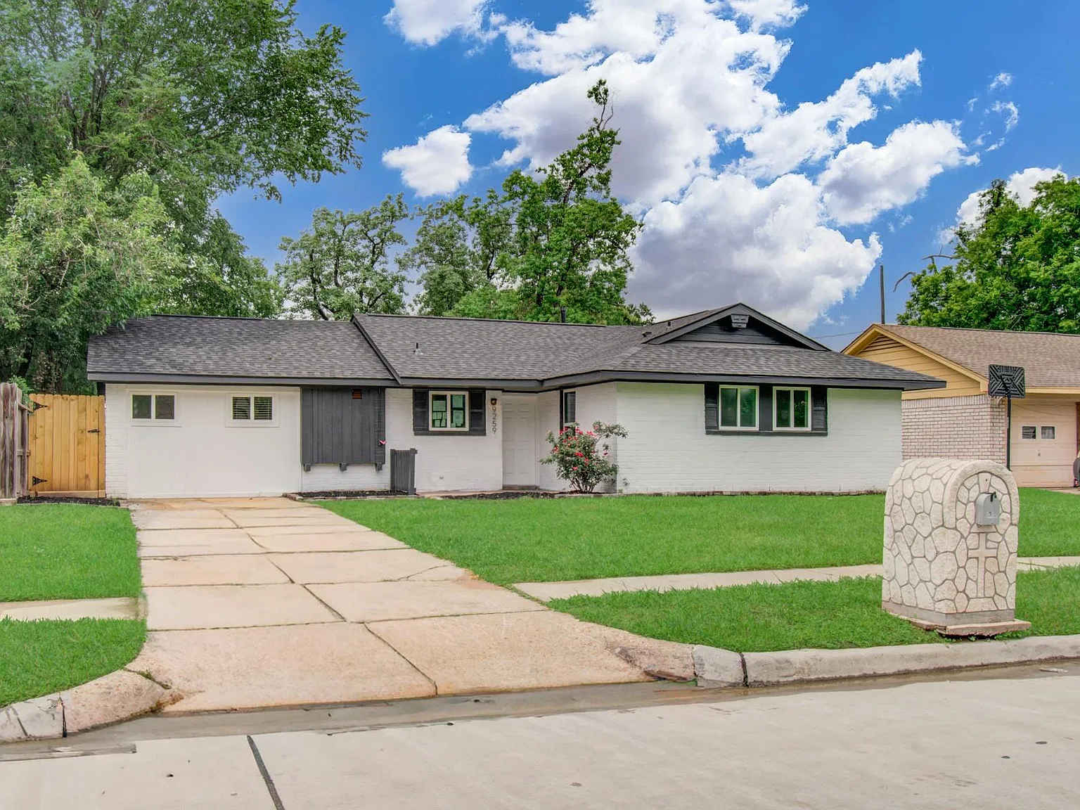 4 bed, 2.0 bath, 1417 sqft, $1,695 — Photo 2