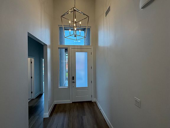 5th image of 565 S Harmony Cir