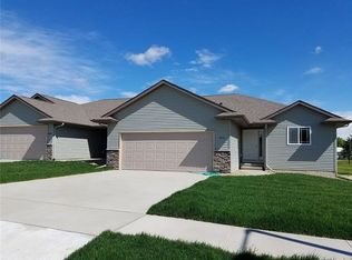 1826 Rosehill Dr SW, Cedar Rapids, IA 52404