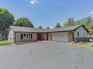 815 E Webb St, Davis, IL 61019