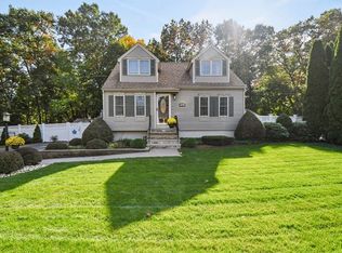 17 Anthony Rd, Tewksbury, MA 01876