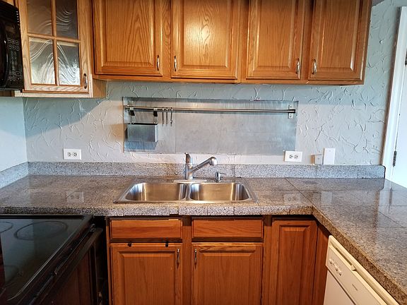 4th image of 5508 E Lake Dr #100-B