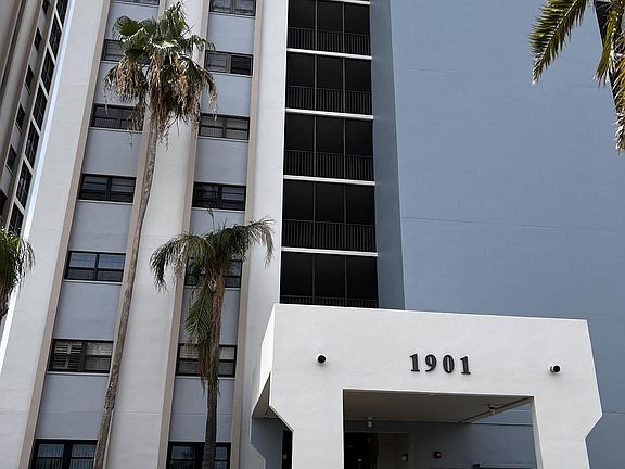 3rd image of 1901 Clifford St APT 1203