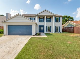 1803 Briarpath Ln, Arlington, TX 76018