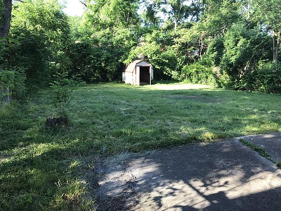 4th image of 1043 Hempstead Dr