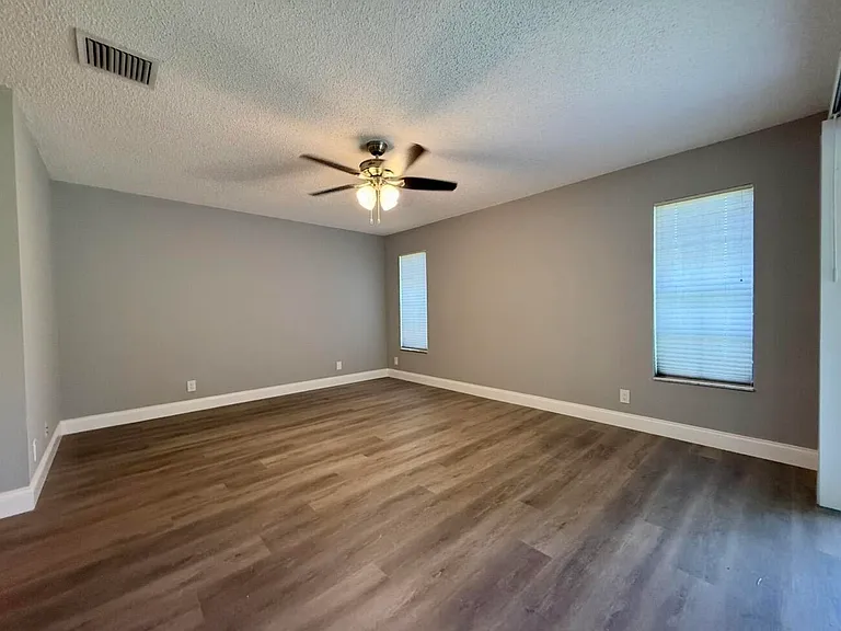 432 Ashwood Pl — Photo 18