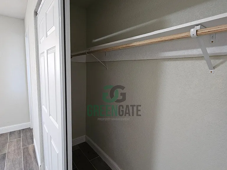 901 Valente Way — Photo 30