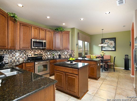 3rd image of 813 W San Antonio Ave