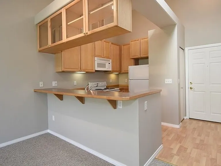 2805 NE 125th St #501 — Photo 3