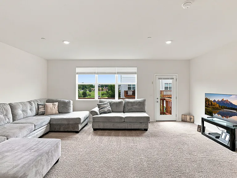 3303 Trillium Cir — Photo 6