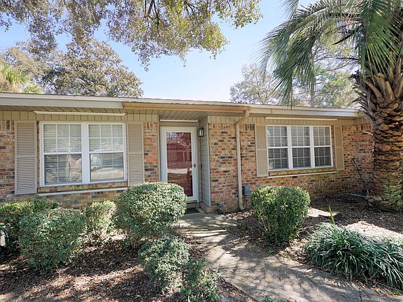 2nd image of 108 Alan A Dale Dr