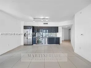 31 SE 6th St #1402 — Photo 6