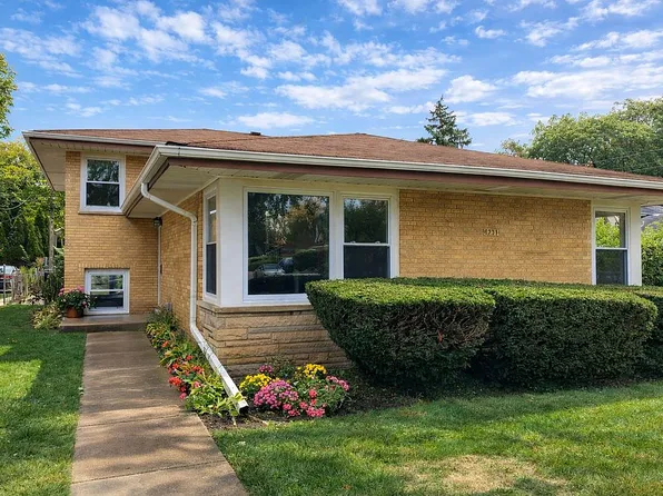 8231 Kilbourn Ave, Skokie, IL 60076