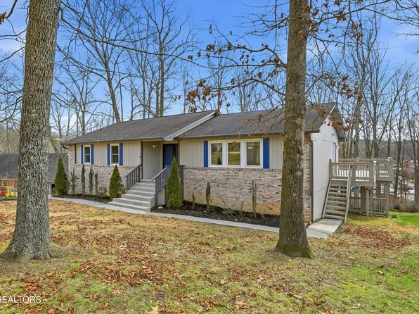 110 Hendrix Dr, Oak Ridge, TN 37830