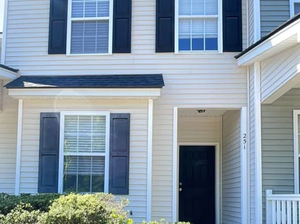 251 Brookshire Rd, Goose Creek, SC 29445