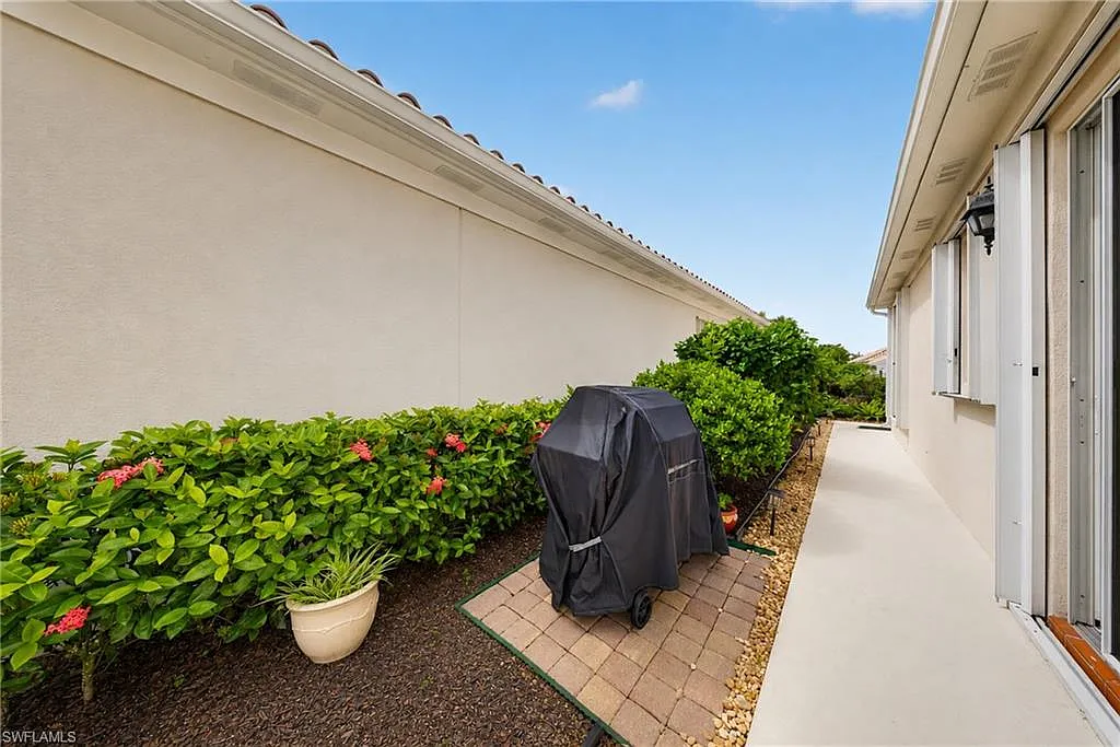 3 bed, 3.0 bath, 2181 sqft, $6,000 — Photo 4