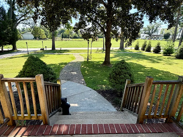 Front Yard View from Entrance
