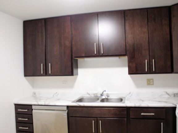 2nd image of 1833 N Goodwin Dr