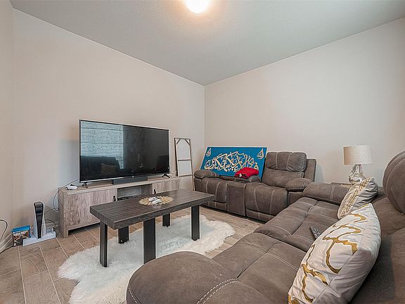 5th image of 20607 Enrique Dr