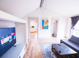 215 S Gibbs St #B, Portland, OR 97239