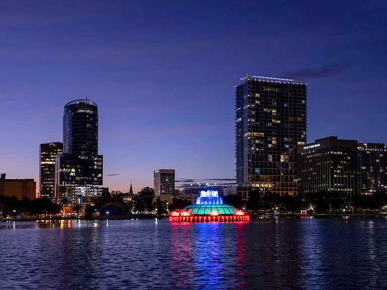 Camden Lake Eola — Photo 44