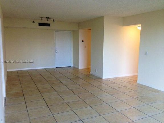 3rd image of 3300 NE 191st St APT 414