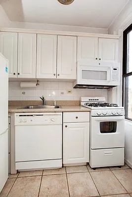 Rented by Jade Stone Real Estate Consulting | media 21