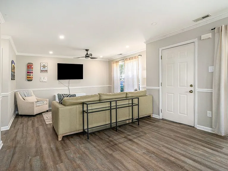 5905 Drawbridge Ct — Photo 10