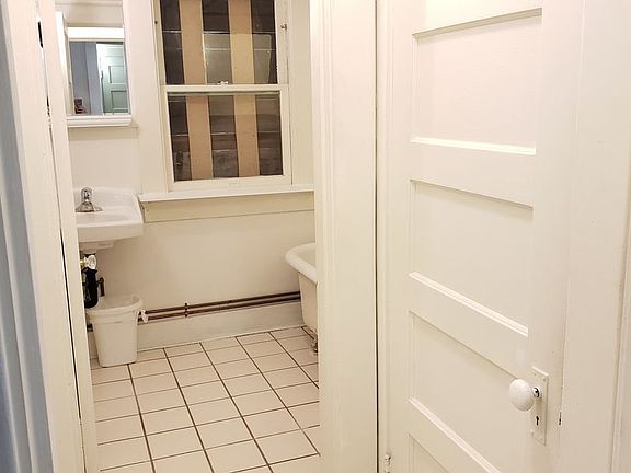 5th image of 1044 Adella Ave #0