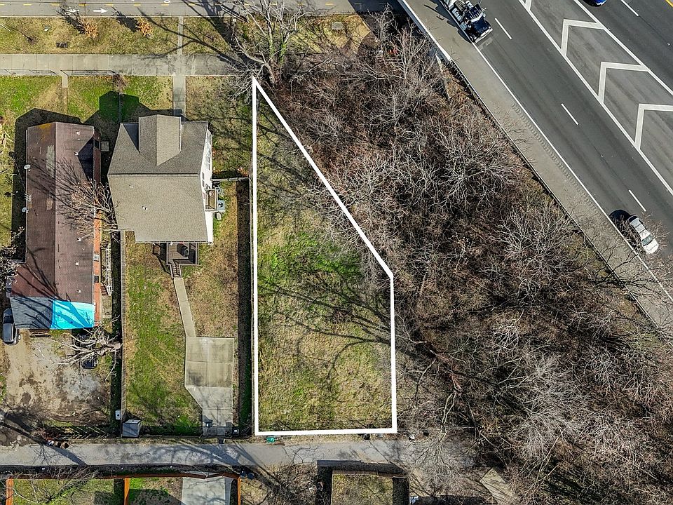 2nd image of 1613 Arthur Ave