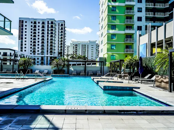 1010 SW 2nd Ave, Miami, FL