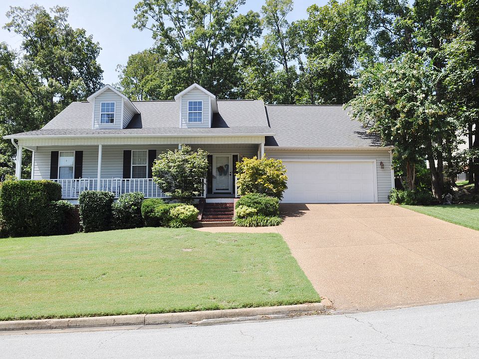 1st image of 20 Lake Oak Dr