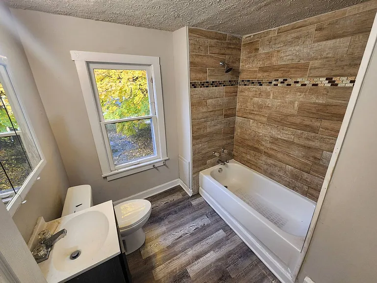 13611 Chapelside Ave — Photo 32