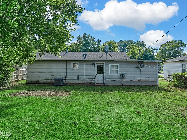 1222 Lampkin St — Photo 4