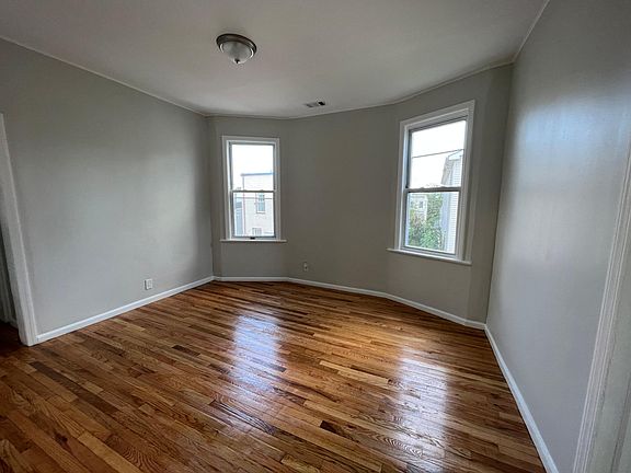 5th image of 29 Van Cleef St #2