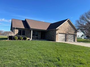 218 Fieldstone Dr, Batesville, IN 47006