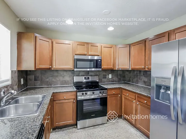 1848 SW 37th Ave — Photo 6