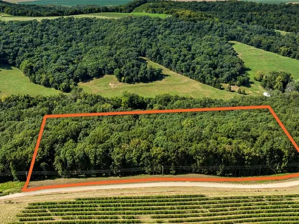 1652 Coles Creek Rd, Hermann, MO 65041