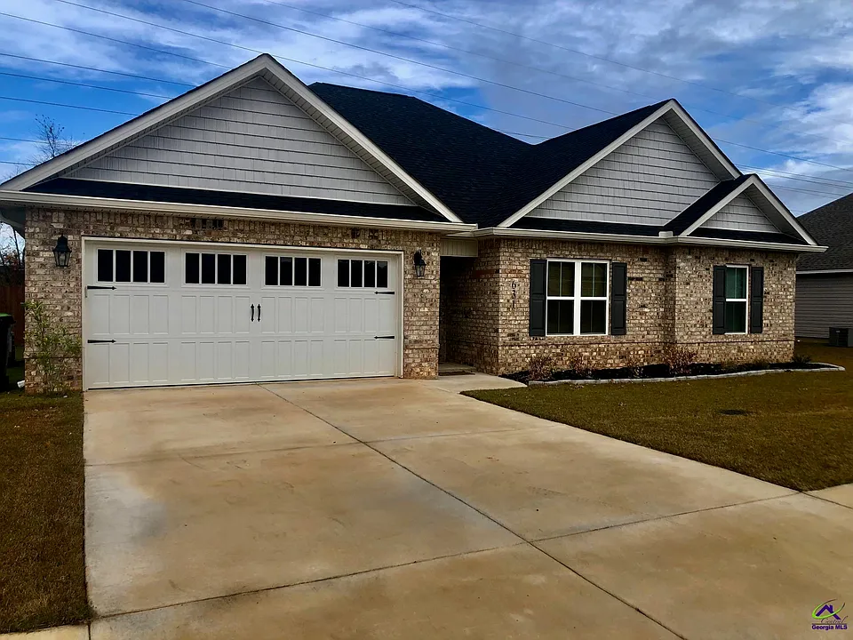 631 Broderick Cir