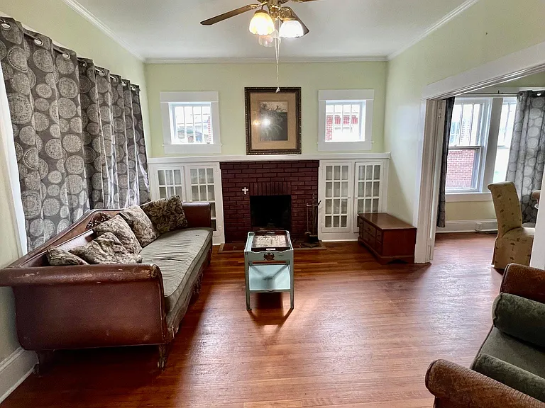314 N Harvey St — Photo 2