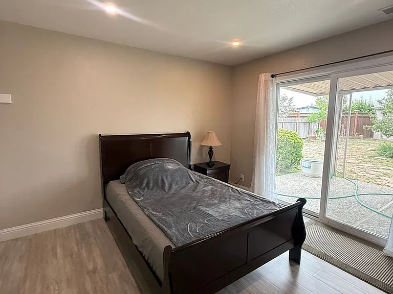 604 Ester Way #B — Photo 11