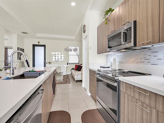 5th image of 8045 104th Ave #32