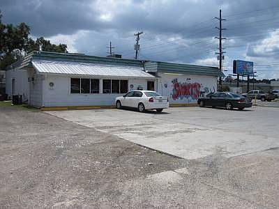 1st image of 829 University Dr