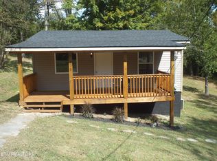 430 Davis Rd, Strawberry Plains, TN 37871