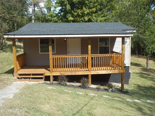 430 Davis Rd, Strawberry Plains, TN 37871
