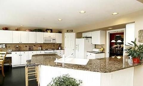 13916 E BELLEWOOD DR